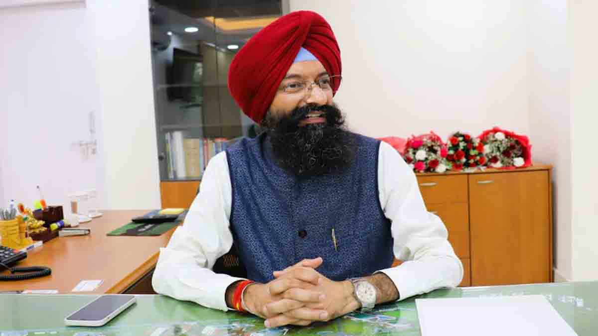 Dr. Navdeepak Sandhu takes charge as 18th Registrar of IKGPTU