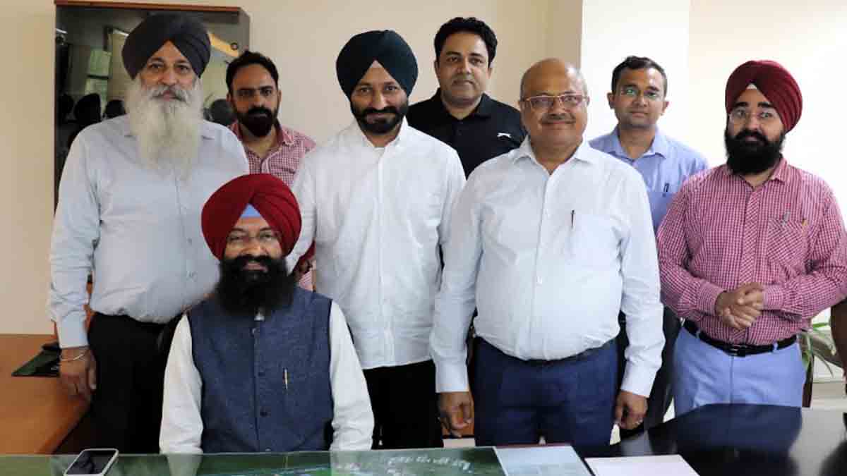 Dr. Navdeepak Sandhu takes charge as 18th Registrar of IKGPTU